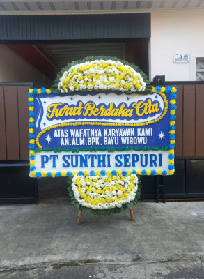 Papan Bunga Duka di Pulau Lakor