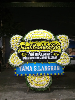 Papan Bunga Duka di Pulau Lakor