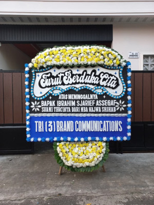 Papan Bunga Duka di Pulau Lakor